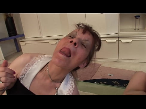 ❤️ Dúas avoas e un avó fan un trío Vídeo de puta  en % gl.pornpictureshq.ru % ️❤