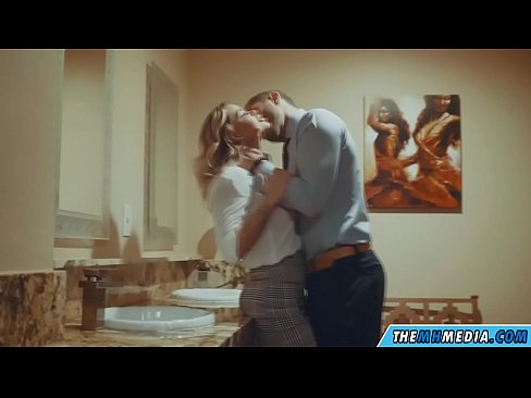 ❤️ Cando unha loura tetona seduce nun baño público Vídeo de puta  en % gl.pornpictureshq.ru % ️❤